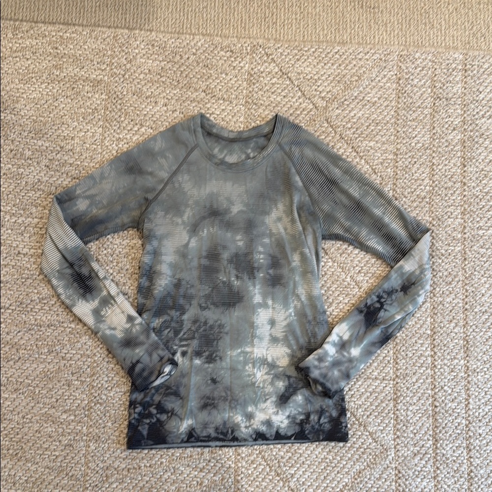 lululemon athletica Gray Tie-Dye Long Sleeve Top